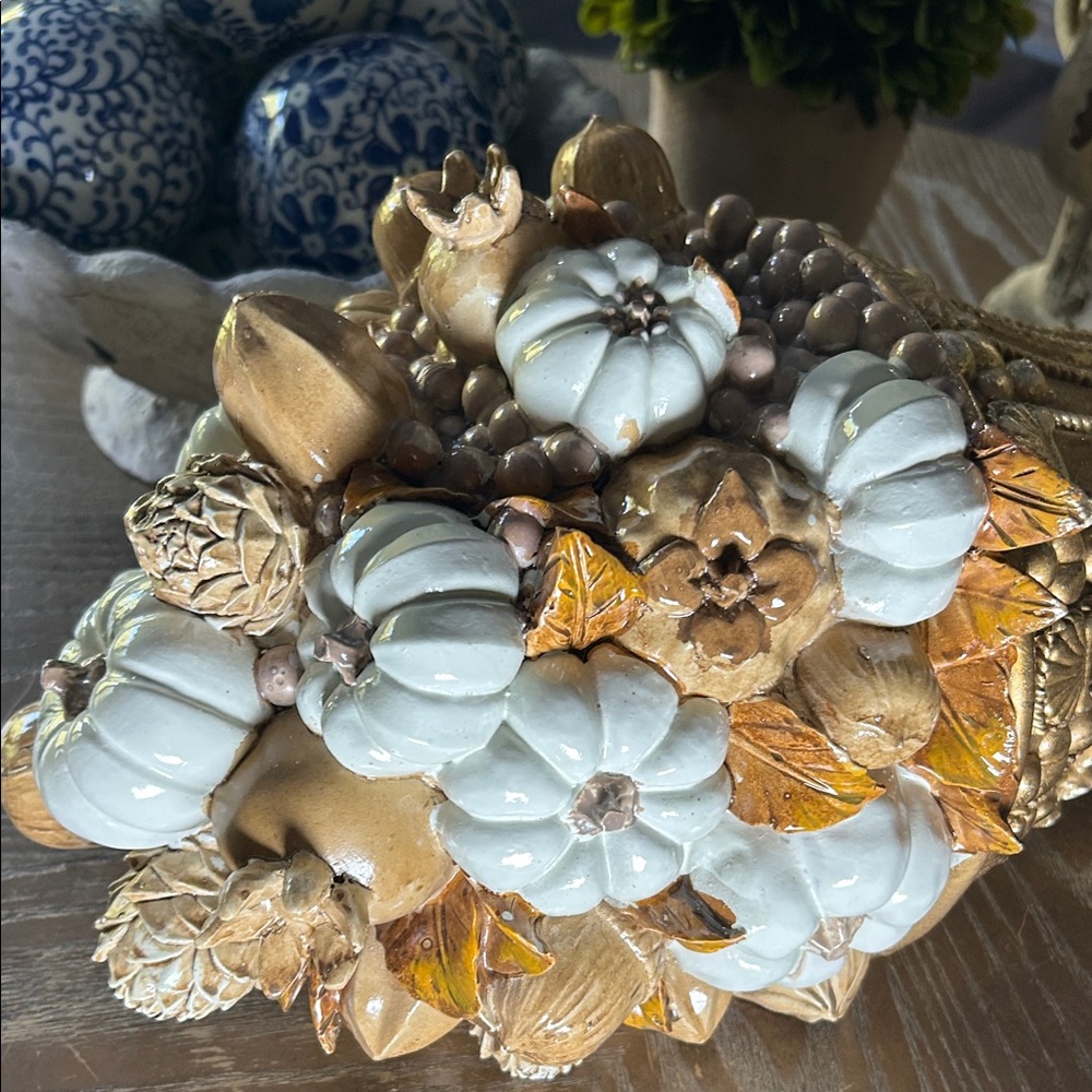 NEW! Vintage Inspired Gold & Cream Fall Harvest Pumpkin Cornucopia Centerpiece - Picture 4 of 10